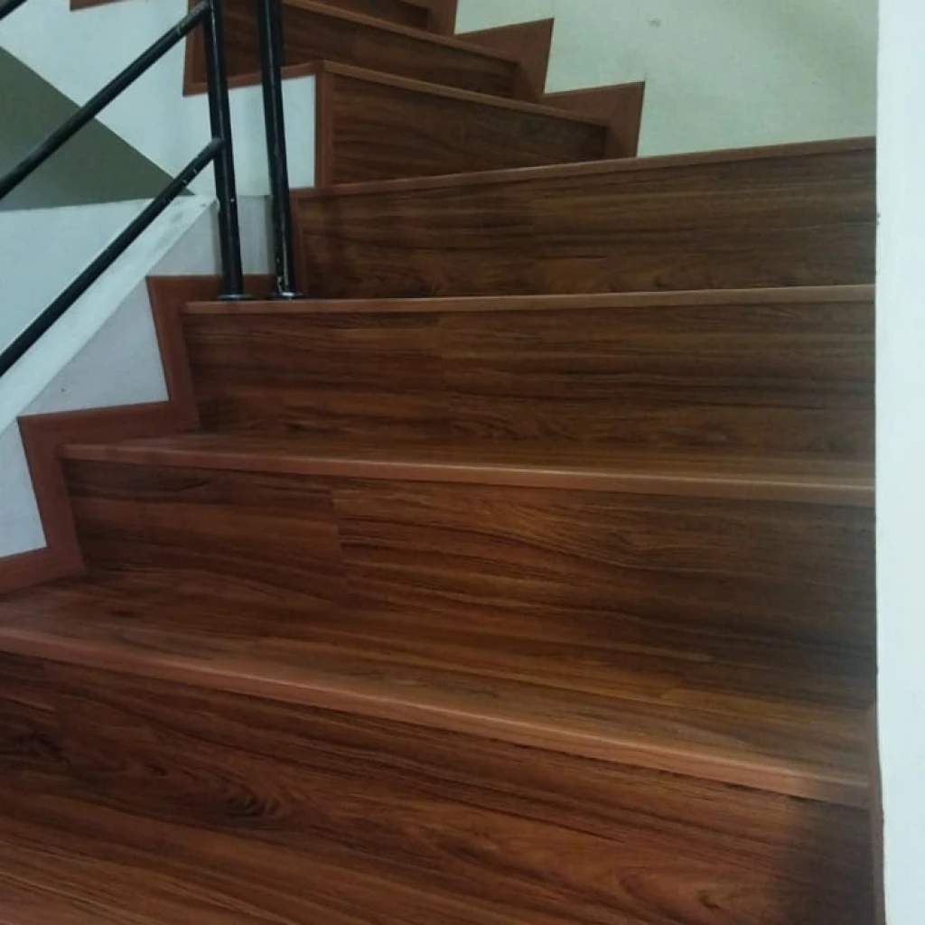 Vinyl Lantai 2